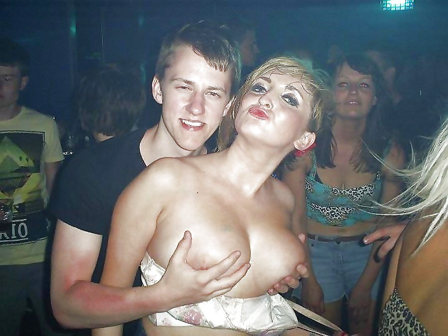 Love to be felt up in public #uDsgbboi