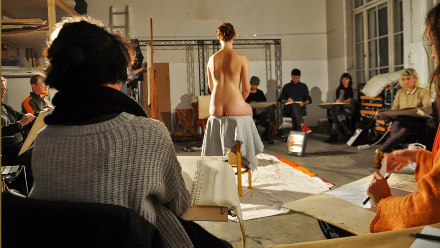 ASS & ART MODEL POSING - 1 #3wHdgRHy