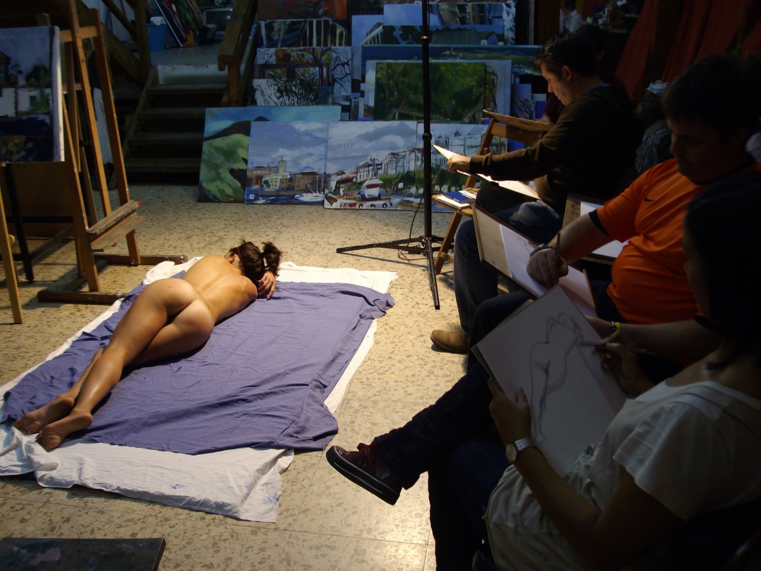 ASS & ART MODEL POSING - 1 #OBocx0RA