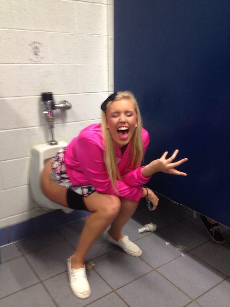 Amateur Girls Caught Peeing (part 16) #nZGgdXxu